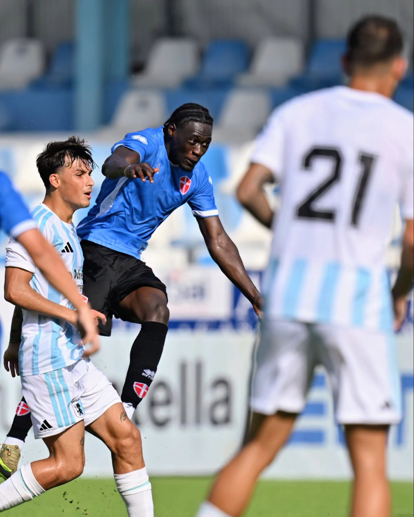 Gli azzurri cedono (2-1) soltanto nel finale